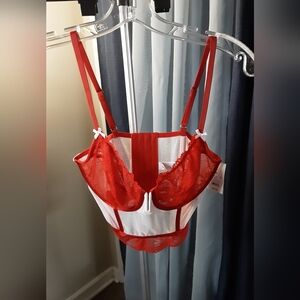 NWT AUDEN RED & WHITE BRALETTE SIZE MEDIUM